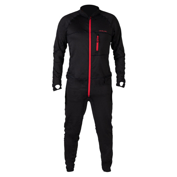 Schwarzer Sport-Overall mit rotem Reißverschluss, körpernahem Schnitt und funktionalem Material für intensive Outdoor-Einsätze.