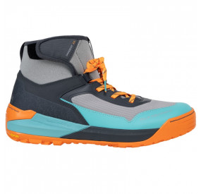 Robuster Outdoor-Schuh in Grau mit türkis-orangen Akzenten, hohem Schaft und griffiger Profilsohle für sicheren Halt.