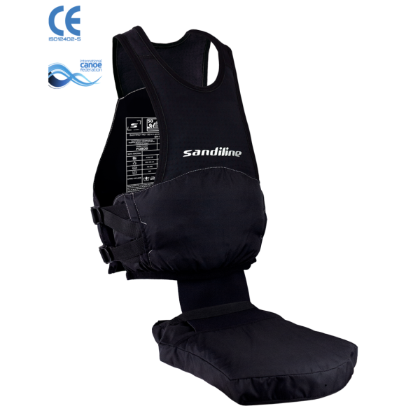 Seitliche Ansicht einer schwarzen Slalom-Schwimmweste mit kompaktem Volumen und eng anliegender Wettkampfpassform.