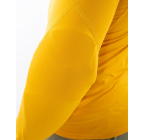 Gelbes Performance-Langarmshirt mit athletischem Schnitt und elastischem Material für maximale Bewegungsfreiheit.