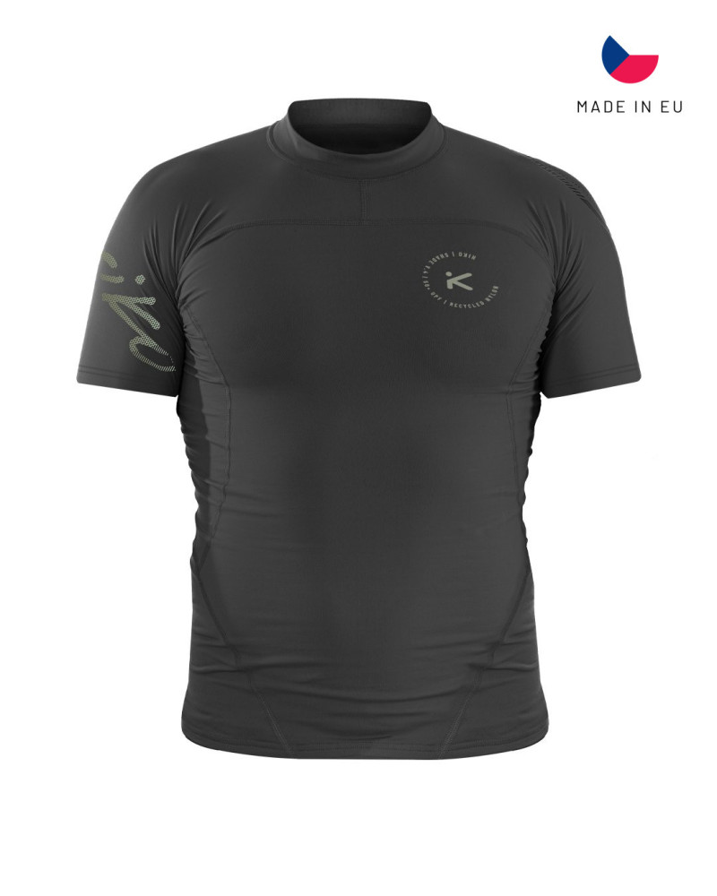 Schwarzes Kurzarm-Funktionsshirt mit athletischem Schnitt und elastischem Material für intensive Trainingseinheiten.