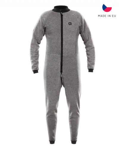 Fleece coverall with front zipper, heat-insulating, breathable, ergonomic cut, ideal under dry clothing.