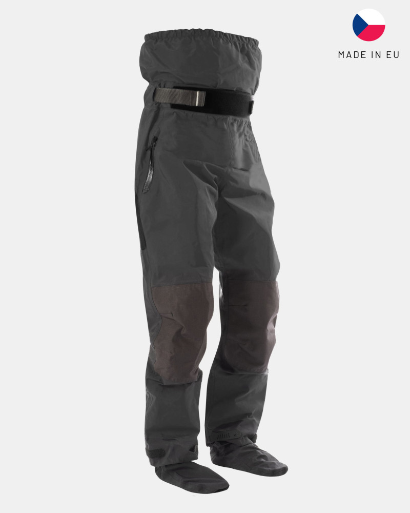Robust dry pants for paddlers, waterproof, breathable, reinforced knees, adjustable waistband, ideal for whitewater.